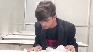 Sutdying full syllabus in 1 min funny meeme
