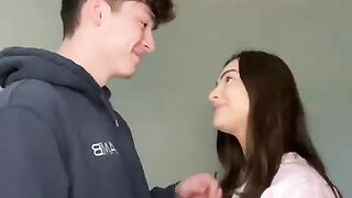 HOW TO KISS YOUR GIRL FRIEND