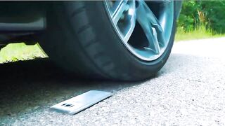 Esmagando coisas crocantes e macias de carro! CARRO EXPERIMENTAL vs CUBO DE MÁRMORES