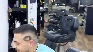 حلاق من سوق الجمعة