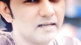 Sahil pe khare hen