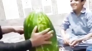 bacha tarbooz se nikla ..kaisy