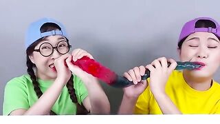 Red VS Blue Food Dessert Mukbang 빨간색 파란색 디저트 먹방