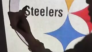 Tufting_a_Pittsburgh_Steelers_Rug.