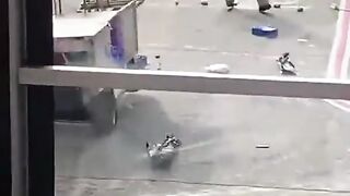 Havaalanındaki İlginç Anlar!