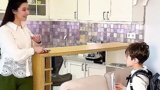 He thought his mom would scold him, but...! ❤️
