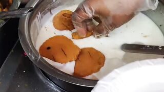Kalmi vada chaat khai hai kabhi