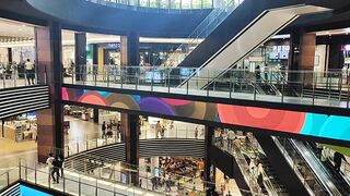 What a Cool Mall!!!
