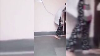 Pakistani Girl Dance at Home