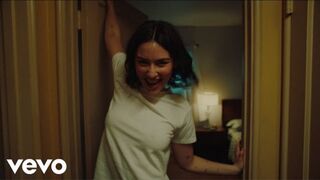 Gracie_Abrams_-_Risk__Official_Music
