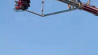 A dangerous swing you'll love to sit on A dangerous swing you'll love to sit on