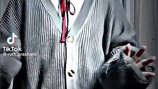 singing while dancing trending video in tiktok