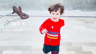 Lala affan beautiful walk  Beautiful song