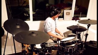 Girl drummer Yoyoka hears songs for the first time on live streams (live chat requests, live takes)