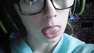 My little sister (11) no joke, sent this video to my family group chat