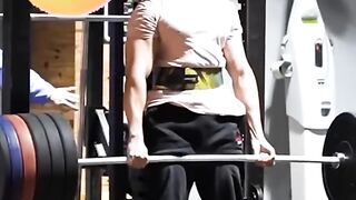 Pretending????FAKE Cleaner/But he is ELITE power lifter#gym #prank #anatoly