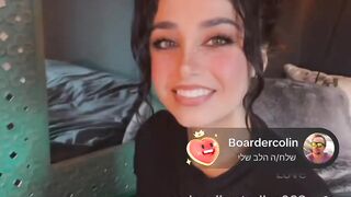 pay attention! pay attention! This girl is now live!