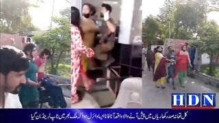 جہ سراوں کا احتجاج کیسے ٹاپ ٹرینڈ بنا،پولیس اہلکاروں صیل