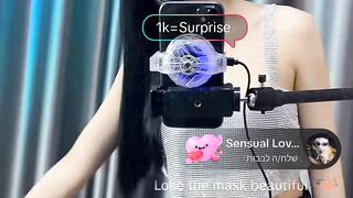 pay attention! pay attention! This girl is now live!