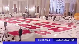 يبلغ من العمر 11 سنة عثمان المشاشتي  يتلو آيات القرآن الكريم في حضرة الملك