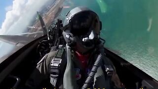 Mengapa pilot jet F-22 Raptor AS lebih memilih menghindar jika bertemu dengan jet Su-35 milik Rusia