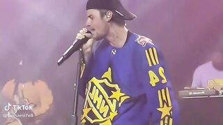 Justin Bieber sing