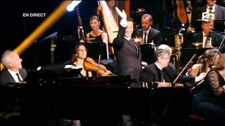 Laurent Gerra imite François Hollande