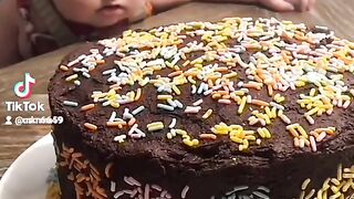 Kids eating