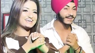 Couple goals / Tu chiz piyari hai ennu sambhal rakhya kr