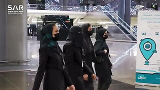 سعودی عرب میں پہلی مرتبہ خواتین نے حرمین ایکسپریس چلانے کا آغاز کر دیا ہے