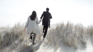 "Femmes Heureuses : La Magie de la Vie Quotidienne"