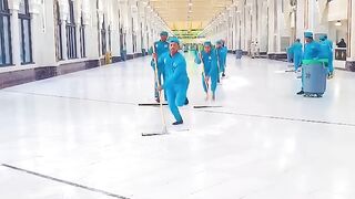Cleaner:  Masjid Al Haram #makkah #allah #makkahlivehd #makkahlive