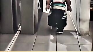 Попробуй не засмеяться