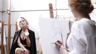 "Happy Women: Moments of Pure Joy" (in French)