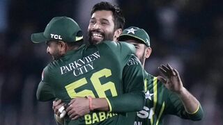 আয়ারল্যান্ডের ভিসা পাননি আমির,