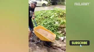 Total Idiots at Work! Funny Job Fails