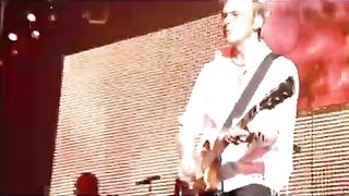 Johnny Hallyday "Allumer le feu"