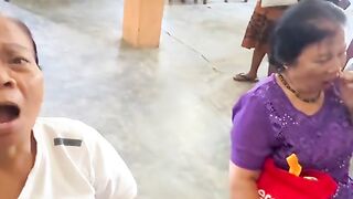emak-emak kocak