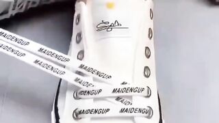 Nice technique for tying your shoes