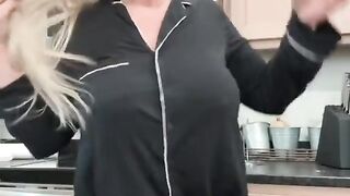 TikTok dance