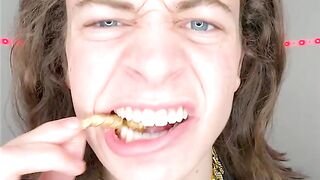Small, Big, Giant Gold Cheeto! ????