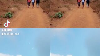 Dans une savane en Afrique