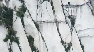 Adventure Hiking - This Is the Most Dangerous Hike in the World