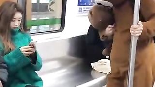 HOLD CORRECTLY
