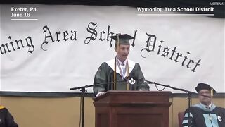 Valedictorian’s graduation speech gets cut off after he criticizes school’s administration
