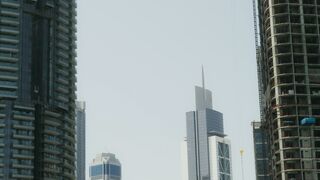 "Dubai: Bridging Business and Travel"