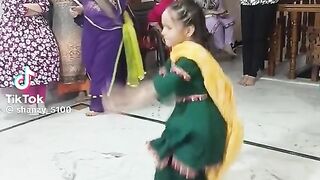 Beautiful dance of kids.