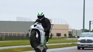 Bike Riders: Doesn't stop this Rider