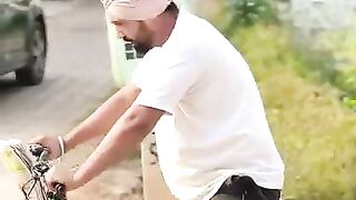 Yar babay ko paisay ni beta chaya
