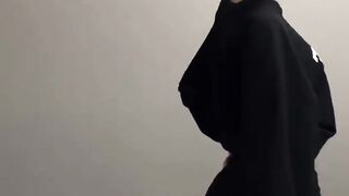 Come and watch Asian beauties dancing